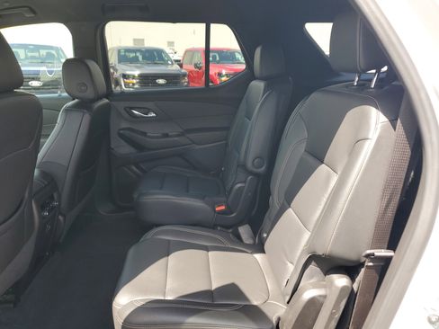 Used 2022 Chevrolet Traverse LT image 12