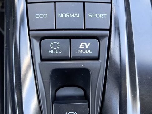 Used 2025 Toyota Camry SE w/ Convenience Package FWD image 26
