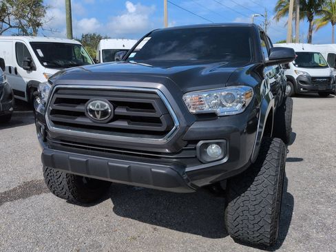 Used 2020 Toyota Tacoma SR5 RWD image 9