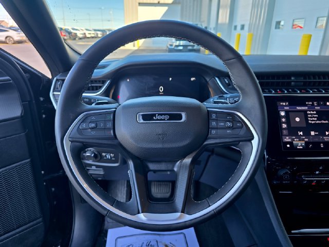 Used 2023 Jeep Grand Cherokee L Laredo AWD/4WD image 20