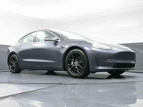 Used 2020 Tesla Model 3 Standard Range Plus image 49