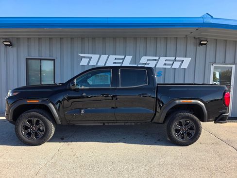 Used 2025 GMC Canyon Elevation w/ Convenience Package AWD/4WD image 1