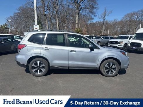 Used 2017 Subaru Forester 2.5i Premium image 9