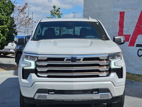 Used 2022 Chevrolet Silverado 1500 High Country w/ High Country Premium Package image 2