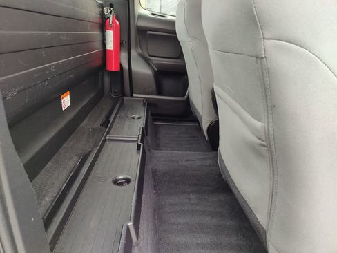 Used 2018 Toyota Tacoma SR image 18