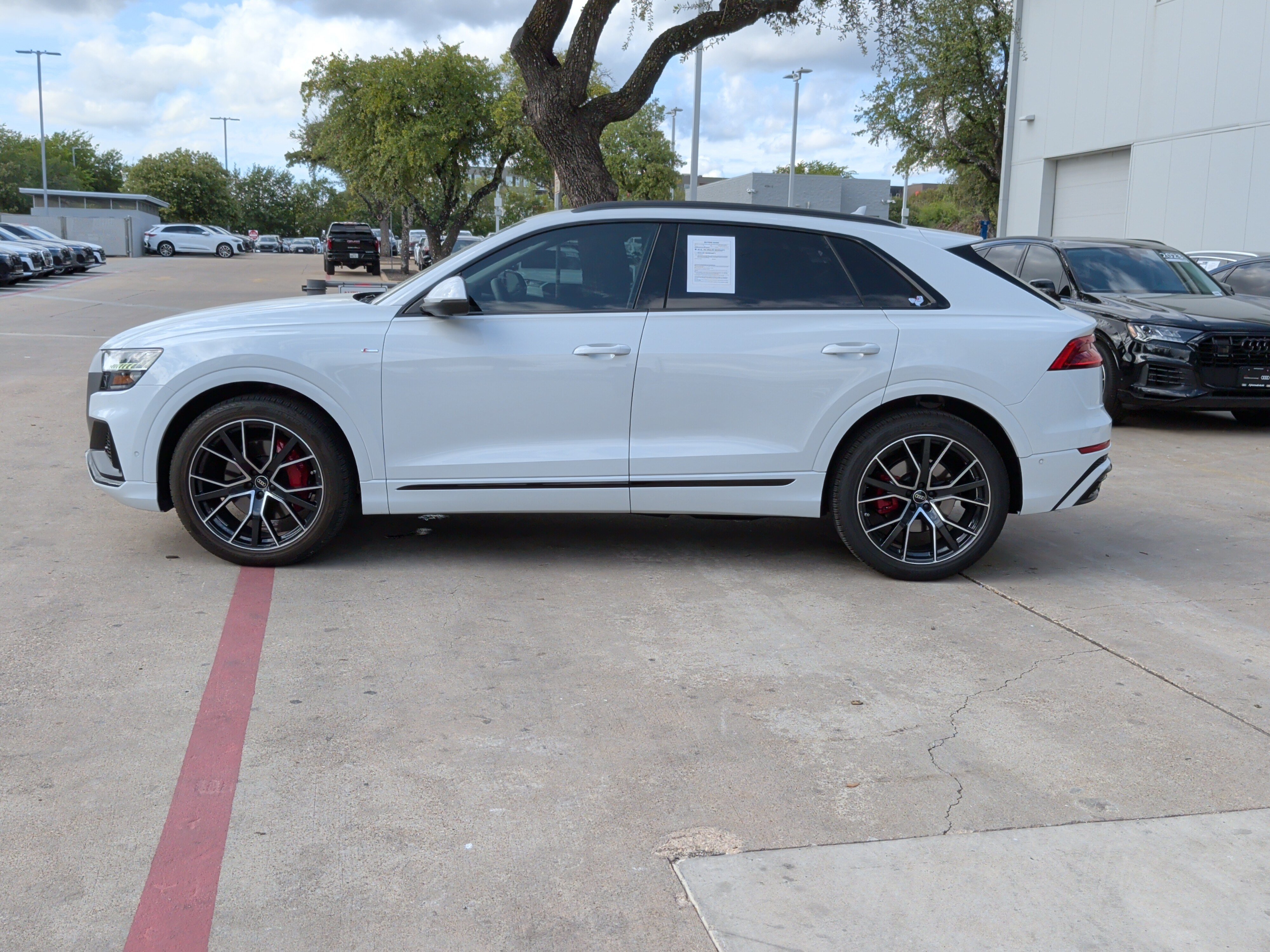 Used 2023 Audi Q8 Prestige AWD/4WD image 7