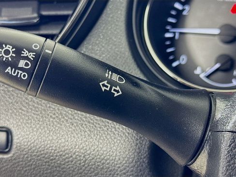 Used 2020 Nissan Rogue Sport S image 13