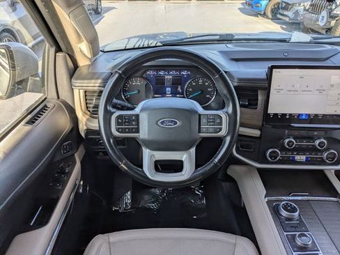 Used 2022 Ford Expedition Limited AWD/4WD image 18