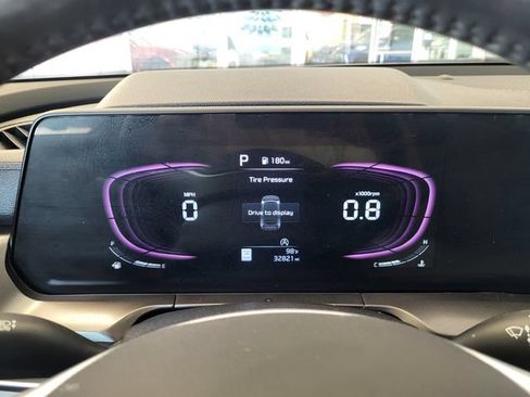 Certified 2024 Kia Telluride S w/ S Sunroof Package FWD image 21