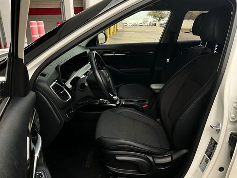 Used 2025 Kia Seltos S image 10
