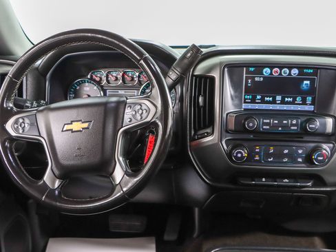 Used 2018 Chevrolet Silverado 1500 LT AWD/4WD image 17
