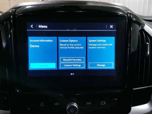 Used 2022 Chevrolet Traverse LT image 23