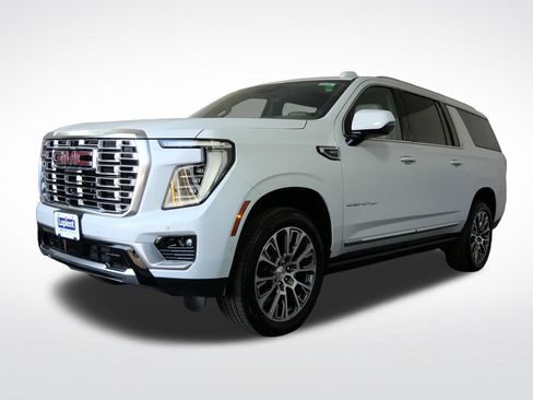 New 2026 GMC Yukon XL Denali w/ Denali Reserve Package AWD/4WD image 6