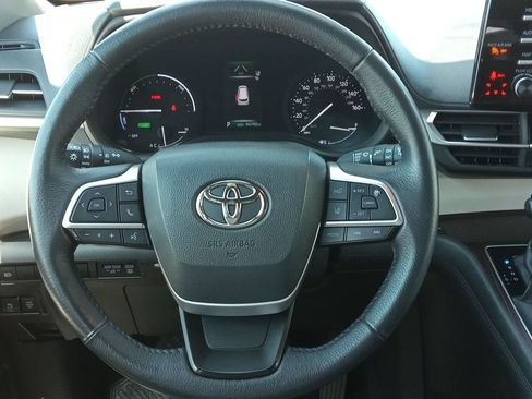 Used 2021 Toyota Sienna XLE AWD/4WD image 10