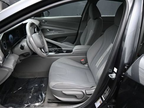 Used 2023 Hyundai Elantra SEL w/ Convenience Package FWD image 22