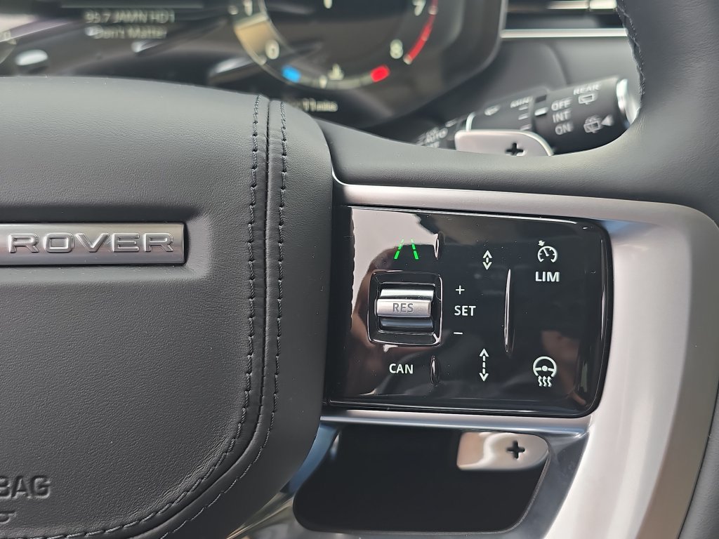 New 2025 Land Rover Range Rover SE AWD/4WD image 19