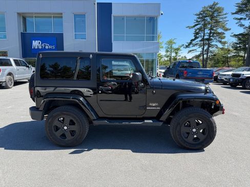 Used 2012 Jeep Wrangler Sahara w/ Connectivity Group AWD/4WD image 7