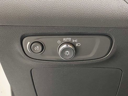 Used 2024 Buick Encore GX Preferred FWD image 19
