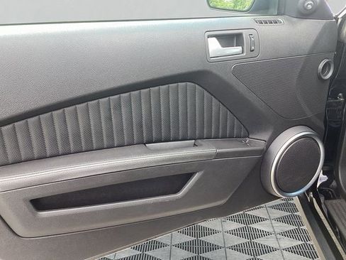 Used 2011 Ford Mustang Shelby GT500 w/ SVT Performance Pkg image 18