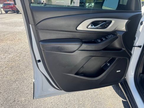 Used 2019 Chevrolet Traverse RS AWD/4WD image 12