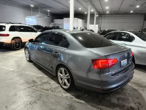 Used 2017 Volkswagen Jetta GLI FWD image 2