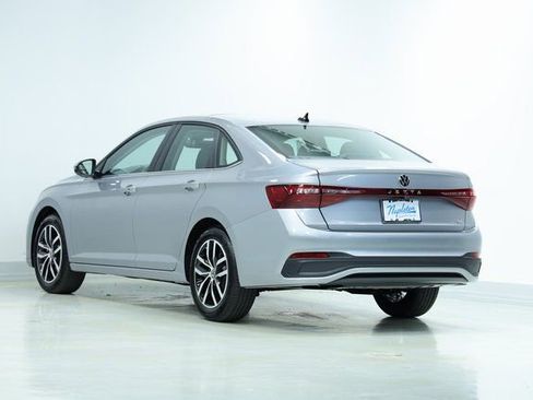 New 2025 Volkswagen Jetta SE image 6