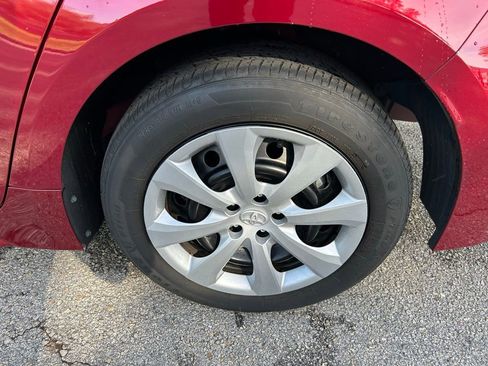 Used 2023 Toyota Corolla LE image 9