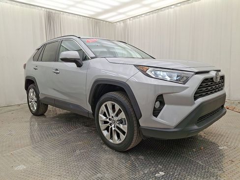 Certified 2019 Toyota RAV4 XLE Premium image 2