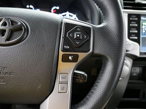 Used 2020 Toyota 4Runner SR5 Premium image 25