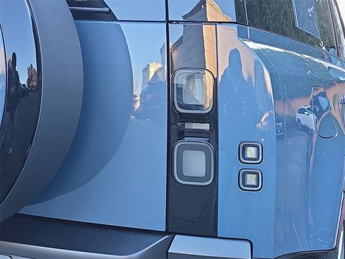 New 2026 Land Rover Defender 110 X-Dynamic SE image 35
