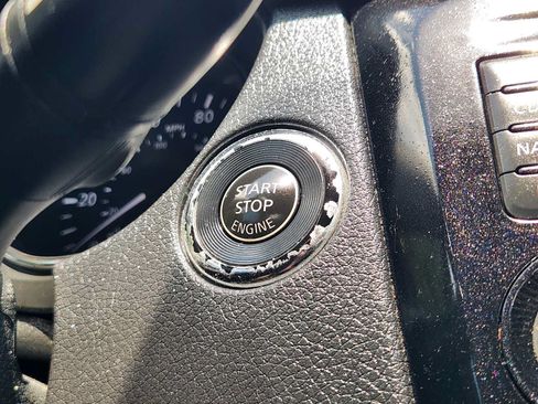 Used 2015 Nissan Rogue SV w/ SV Premium Package FWD image 20