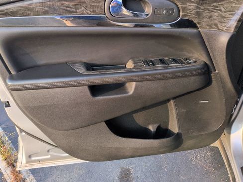 Used 2014 Buick Enclave Leather AWD/4WD image 11