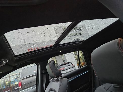 Used 2024 Jeep Wagoneer Launch Edition image 21