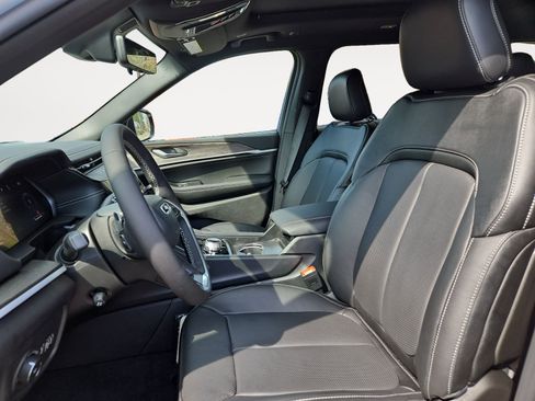 New 2026 Jeep Grand Cherokee L Limited AWD/4WD image 9
