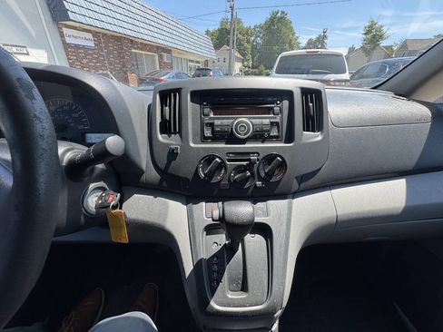 Used 2017 Chevrolet City Express LS image 27