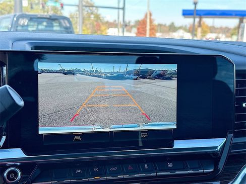 Used 2025 GMC Sierra 1500 SLE image 23