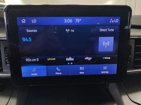 Used 2023 Ford Explorer XLT w/ Equipment Group 202A AWD/4WD image 25