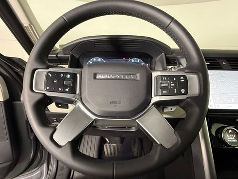 Certified 2025 Land Rover Discovery S AWD/4WD image 33