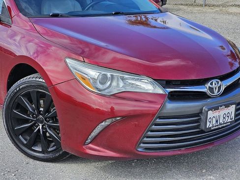 Used 2017 Toyota Camry XLE image 4