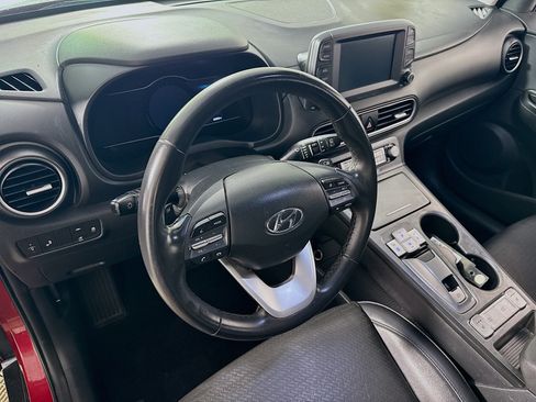 Used 2021 Hyundai Kona Limited FWD image 13