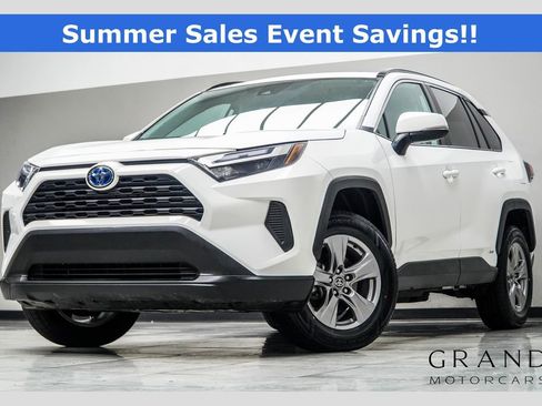 Used 2024 Toyota RAV4 XLE AWD/4WD image 1