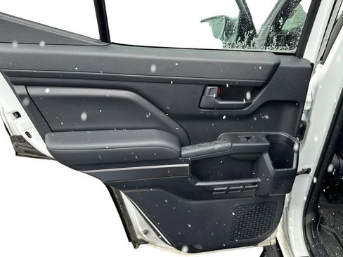 Used 2025 Toyota 4Runner SR5 image 14