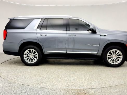 Used 2021 GMC Yukon SLT w/ SLT Premium Package image 4