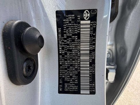 Used 2021 Toyota Corolla LE image 24