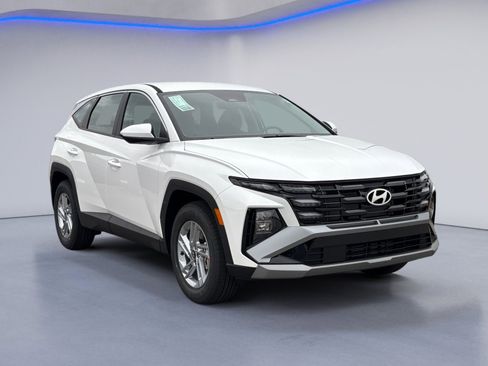 New 2026 Hyundai Tucson SE image 4