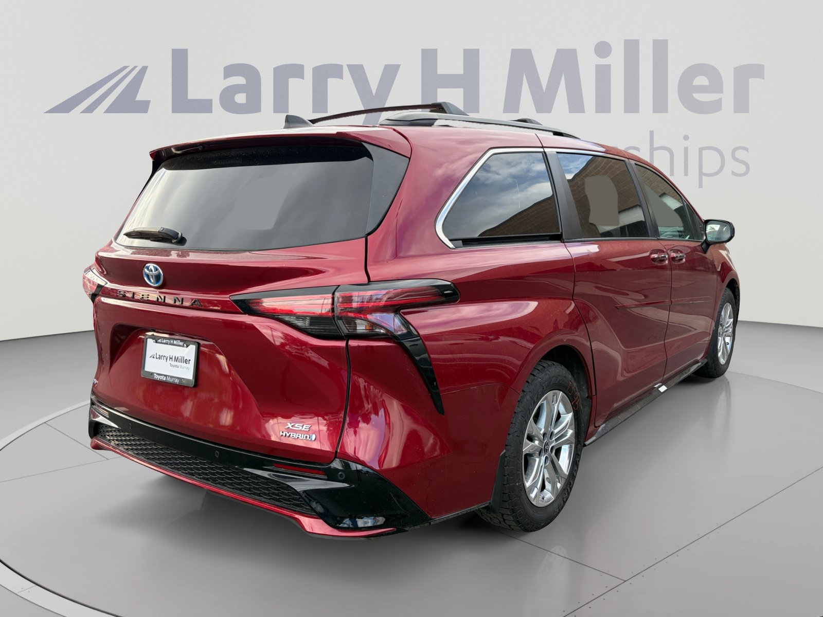 Used 2022 Toyota Sienna XSE w/ XSE Plus Package AWD/4WD image 5
