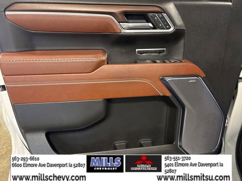Used 2024 GMC Sierra 1500 Denali Ultimate image 9