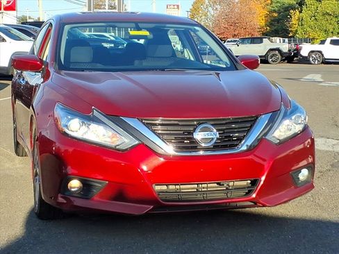 Used 2017 Nissan Altima 2.5 SV image 9