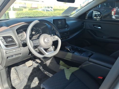 Certified 2023 Nissan Rogue SV FWD image 12