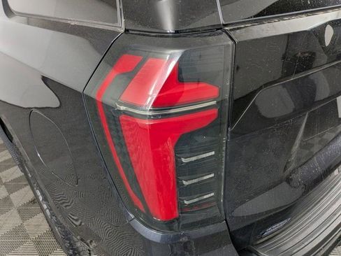 Certified 2025 Chevrolet Tahoe Z71 image 13